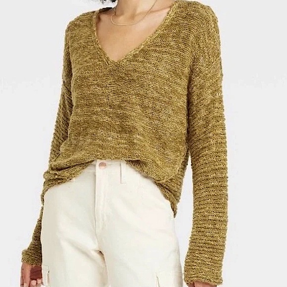 Universal Thread Sweaters - Universal Thread Women’s Olive V-Neck Sweater.